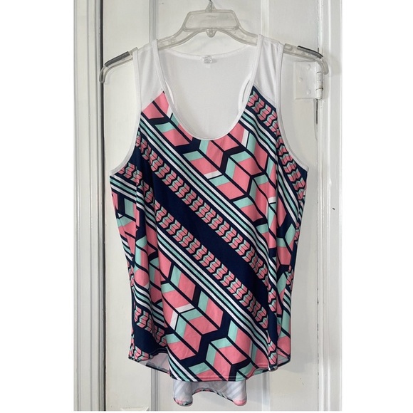 Geometric Patterned Tank Top - Picture 1 of 3